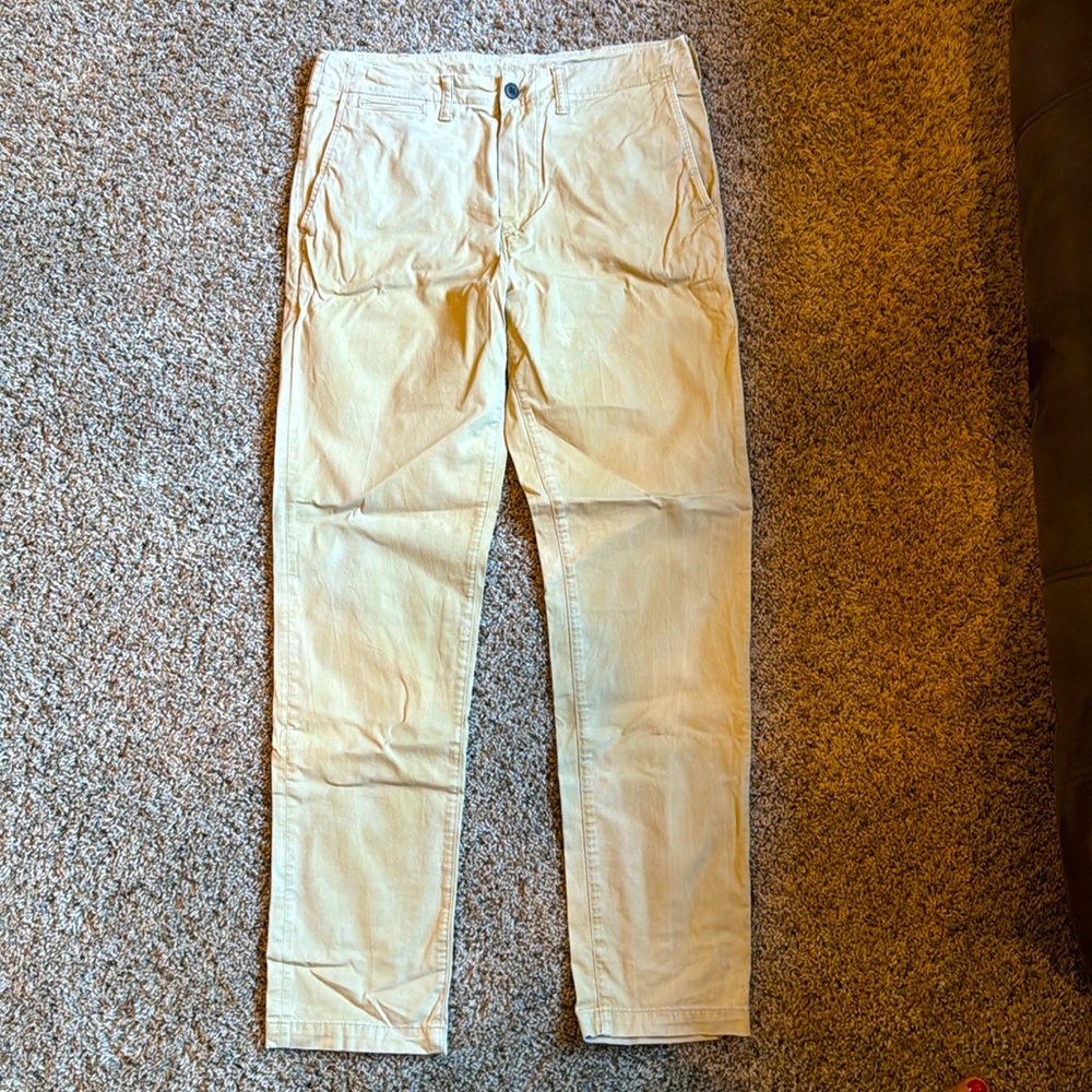 Men’s American Eagle khaki chinos 32x34
